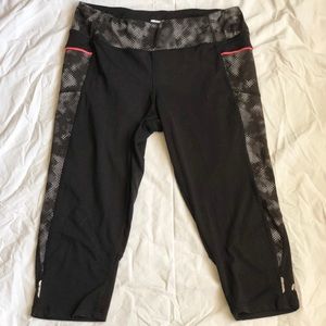 Marika tek athletic Capri pants -L